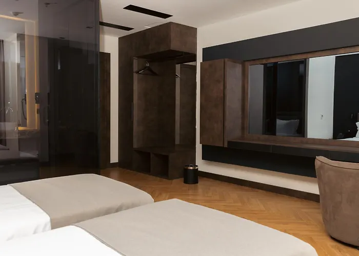 ホテル Venus Lipjan